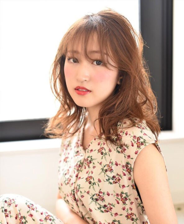 カジュアルミディアムヘアー